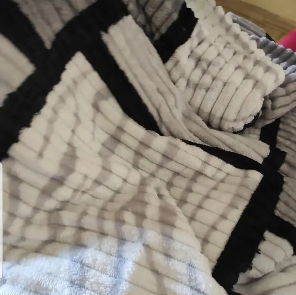 1pc Checkered Twin Plush Throw Blanket Bedding NWT